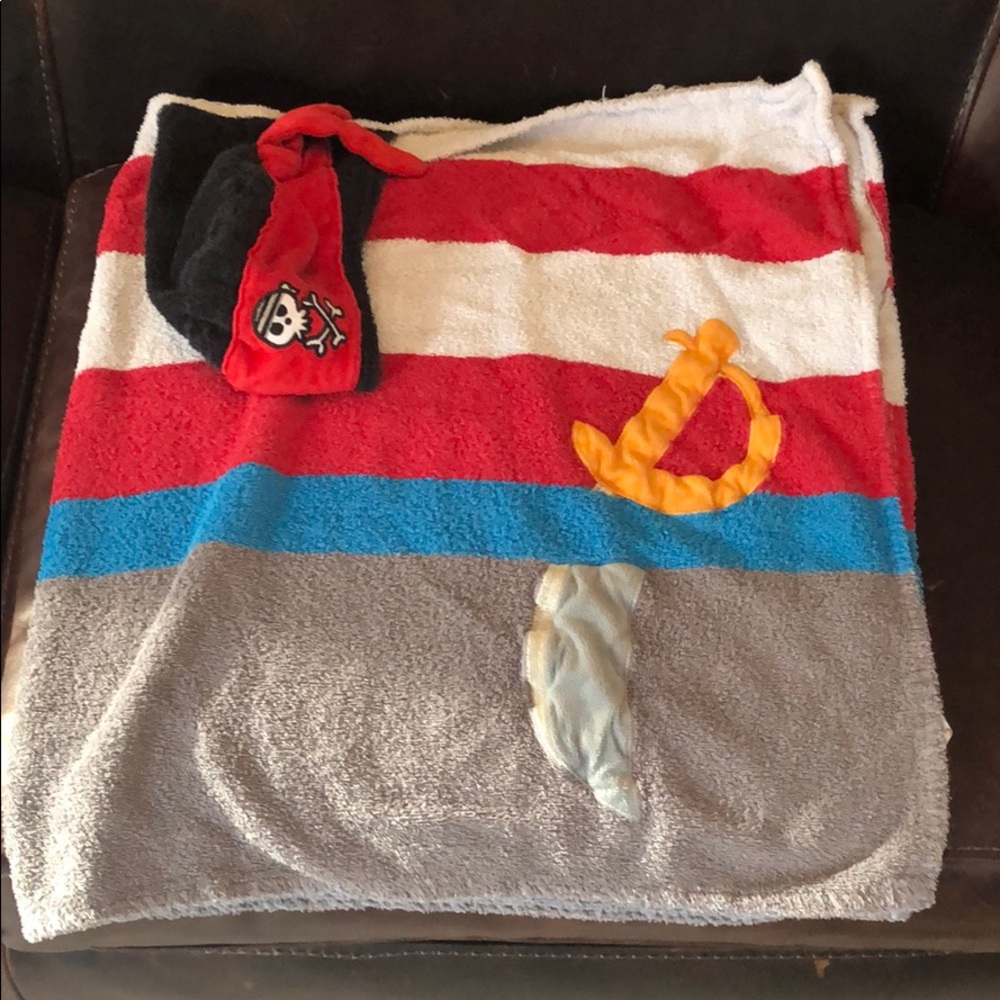 KIDS Little Boys Pirate Hooded Beach / Bath Towel - Toddler